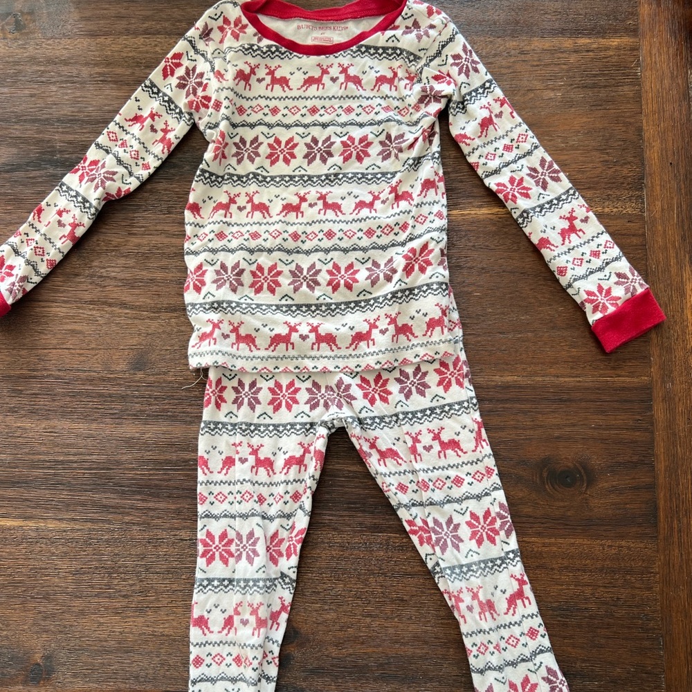 Burt’s Bees Christmas pajamas